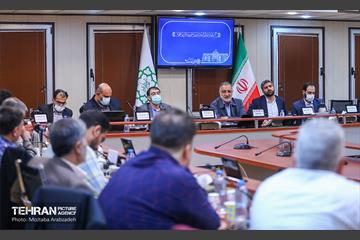 نشست هم انـدیشی شهردار تهران با معتمدین منطقه ۹