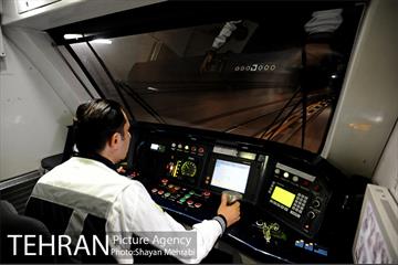 شبگردی اصحاب رسانه در خط 7 مترو تهران 45