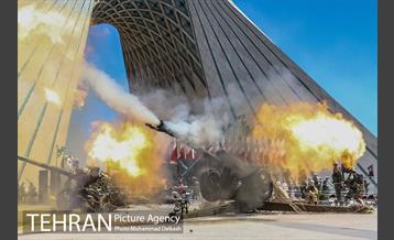 جشن تحویل سال ۱۴۰۰ در میدان آزادی  1