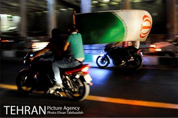 شادی مردم تهران پس از صعود تیم ملی فوتبال به جام جهانی 8