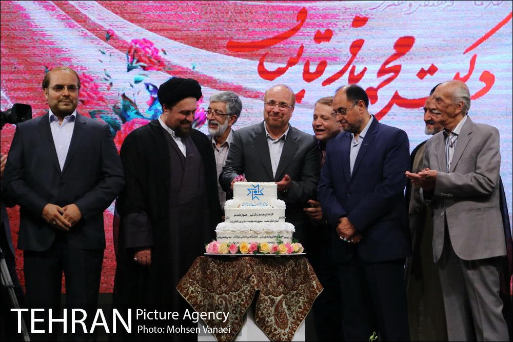 مراسم تجلیل از فعالیت های فرهنگی و هنری قالیباف 1