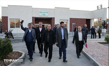 بازدید کمیسیون برنامه و بودجه شورای شهر از پروژه‌های منطقه 11 40