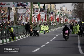 خدمات شهرداری تهران در پایان راهپیمایی ۲۲ بهمن 19