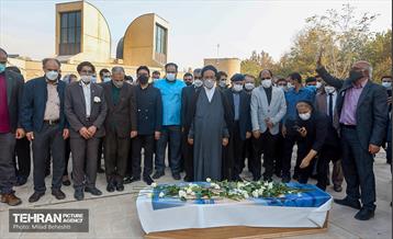 مراسم تشییع پیکر مرحومه ایران درودی هنرمند نقاش 36