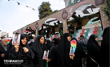 تشییع پیکر ۲۰۰ شهید گمنام دفاع مقدس در تهران 15