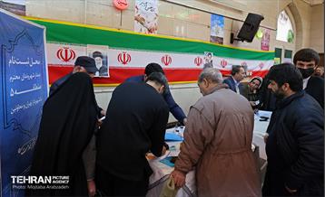 قرار خدمت؛ دیدار مردمی شهردار تهران در مسجد جامع باغ فیض 13