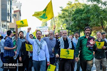 در حاشیه نماز جمعه تهران به امامت رهبر انقلاب 9
