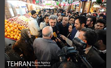 بازدید شهردار تهران از بازار میوه و تره بار جلال آل احمد 26