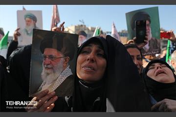 اجتماع مردم تهران در پی شهادت رهبر انقلاب - 2 36
