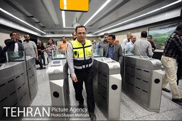 شبگردی اصحاب رسانه در خط 7 مترو تهران 5