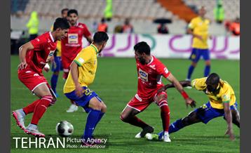 دیدار تیم‌های فوتبال پرسپولیس - صنعت نفت آبادان 6