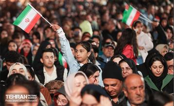 رویداد «شب ایران» در میدان انقلاب اسلامی 4