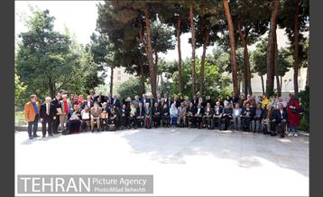 جشن تولد هنرمندان پیشکسوت متولد اردیبهشت و خرداد‎ 30