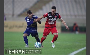 دیدار تیم های فوتبال پرسپولیس و استقلال خوزستان