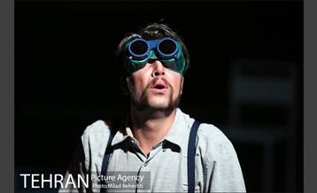 نمایش نبرد گالیله‎ 21