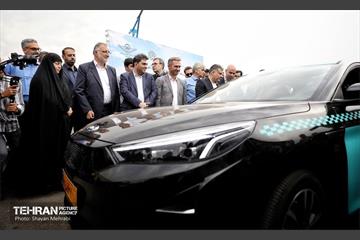 آیین ورود ۱۰۰۰ دستگاه تاکسی برقی به ناوگان حمل و نقل عمومی شهر تهران 5