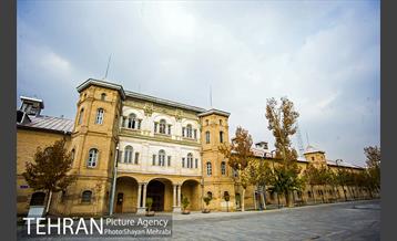 پاییز میدان مشق (سر در باغ ملی) 48