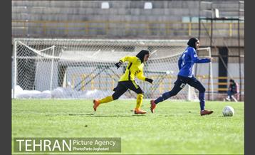 دیدار تیم‌های فوتبال بانوان البرز و سپاهان 8