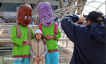 برج میلاد در ایام نوروز 50