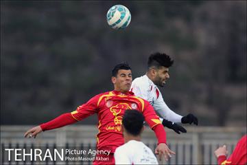دیدار تیم های فوتبال نفت تهران و پرسپولیس