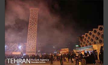 نورافشانی میدان امام حسین به مناسب سالروز پیروزی انقلاب اسلامی  6