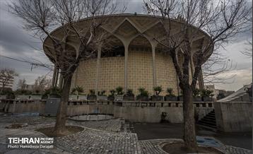 50 سال با نماد تئاتر ایران  40