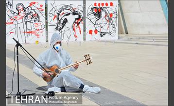 اجرای پرفورمنس "هفت شهر عشق" در میدان آزادی 12