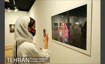 نمایش عکس «زیبایی در جنگ» 23