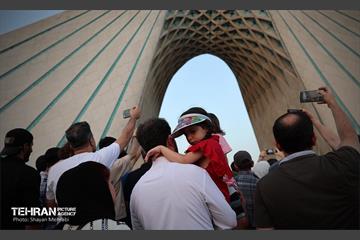 اجرای ارکستر سمفونیک تهران در میدان آزادی 15