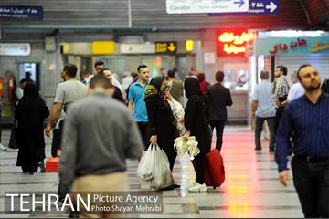 گفتگوی صمیمی دستفروشان مترو با مدیران شهری 15