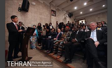 شکوفه های گیلاس و افسانه گنجی در موزه امام علی 4