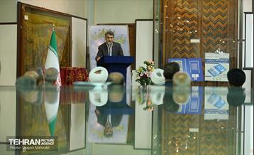 آیین رونمایی از کتاب "سر در مقدس" 6