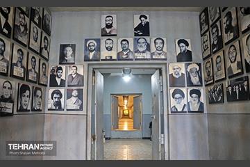 باغ موزه قصر (زندان سیاسی)‎ 28