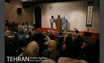 شکوفه های گیلاس و افسانه گنجی در موزه امام علی 2 13