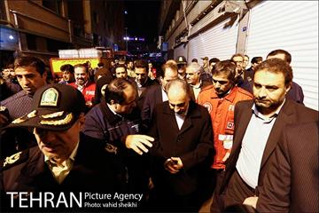 بازدید سرزده  شهردار تهران از محل آتش‌سوزی ساختمان برق حرارتی وزارت نیرو 11