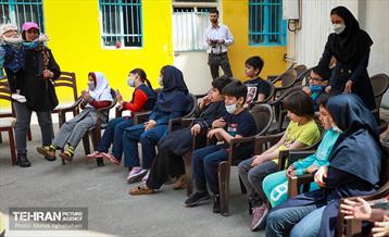 مراسم تقدیر از معلمان مدرسه کودکان اتیسم 1