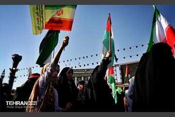 تجمع قدردانی از عملیات وعده صادق ۲ در میدان امام حسین (ع) 13