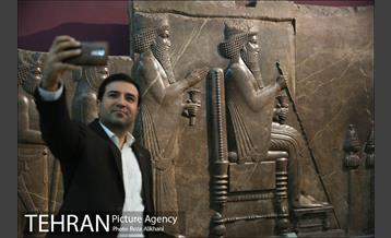 گشت و گذاری در موزه‌های ملی، آبگینه و نقاشی 2