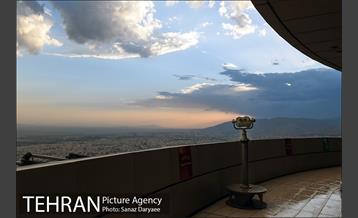 استهلال هلال ماه شوال از فراز برج میلاد تهران 2