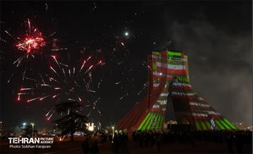 نورافشانی جشن پیروزی انقلاب اسلامی در میدان آزادی 15