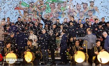 مراسم تجلیل از کشتی‌گیران قهرمان جهان (جشنی برای ایران) 102