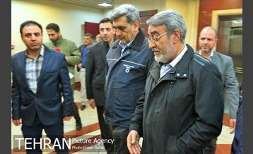 بازدید وزیر کشور از ستاد بحران شهر تهران 10