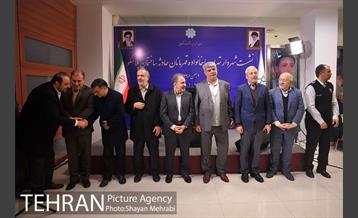 تجلیل از خانواده شهدای آتش‌نشان حادثه پلاسکو با حضور شهردار تهران 41