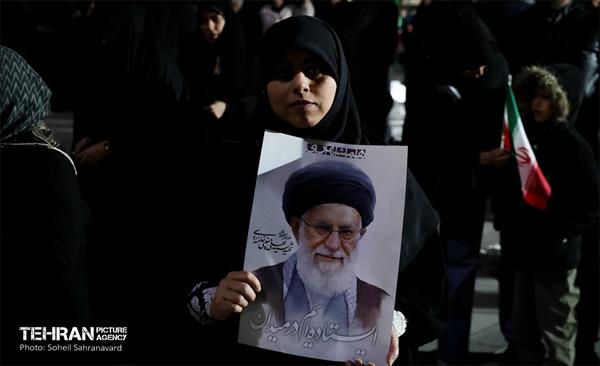 مراسم سوگواری هفتمین روز شهادت رهبر انقلاب در میدان هفت‌حوض
