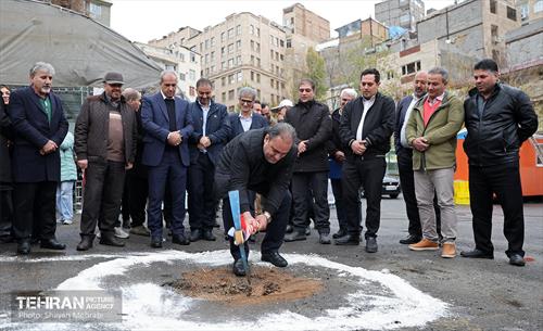 آیین آغاز عملیات اجرایی پارکینگ و مجموعه خدماتی باغ‌وزیری 4