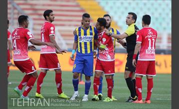 دیدار گسترش فولاد و پرسپولیس در لیگ برتر فوتبال 24