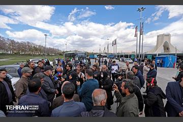 رونمایی از ۵۰ اتوبوس برقی و ۳۵ اتوبوس دوکابین 40