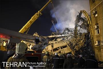 امداد رسانی شبانه در حادثه پلاسکو 13