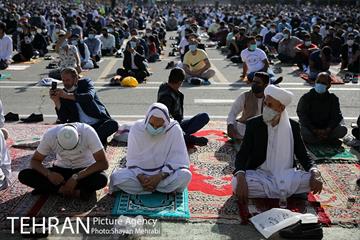 اقامه نماز عید فطر افغانستانی های اهل تسنن مقیم تهران 31