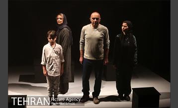 نمایش برگشتن 4